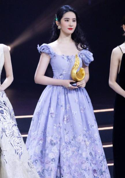 吃瓜娱乐圈刘亦菲微博,娱乐圈幕后故事大揭秘  第2张